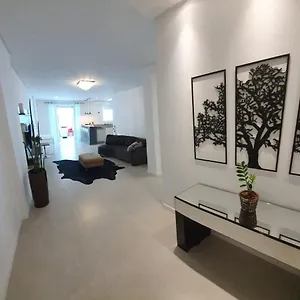 Apto Padrão Com 3 Quartos á 2 Quadras Do Mar Itapema